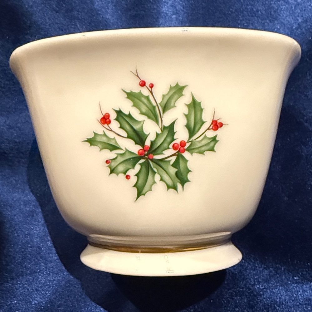 Lenox Holiday Bowl Christmas Holly with Berries Candy or Nut Dish Made in USA!